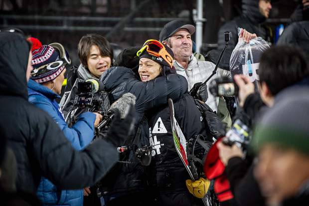 Japan's Hirano wins X Games superpipe gold; iPod injured in crash