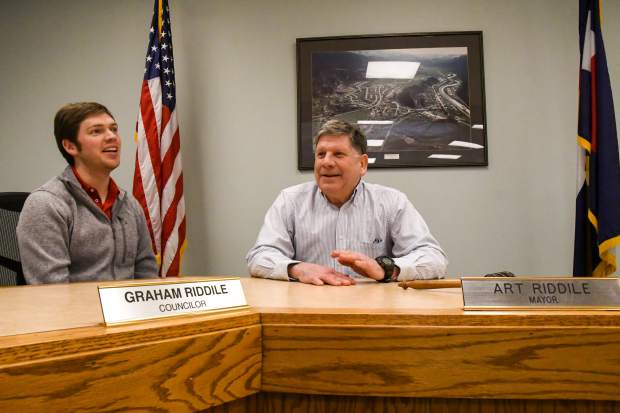 Like father, like son: New Castle Mayor Art Riddile, Councilor Graham ...