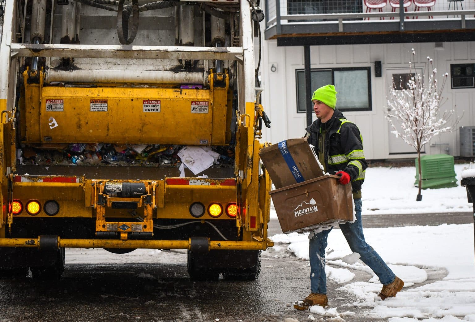 Glenwood Springs accepts bid for payasyouthrow trash collection