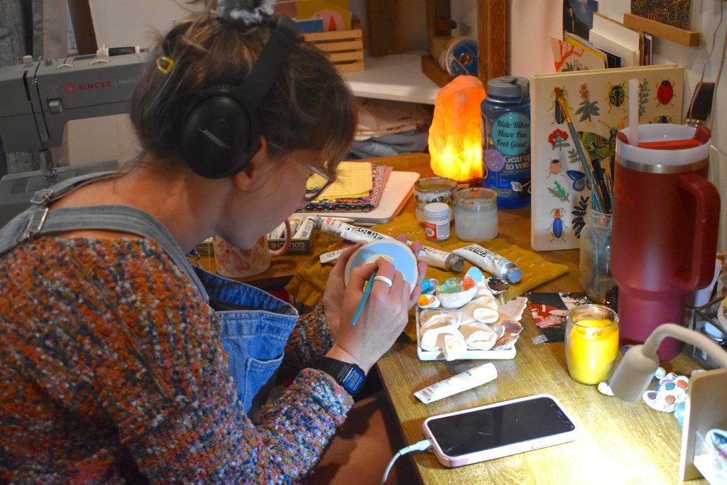 ‘For little Shayna:’ Rifle artist connects to Zimbabwe roots through whimsical creations