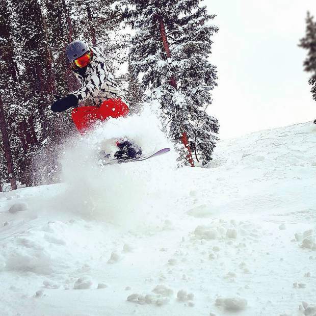 @jetty617: This is what pure bliss looks like ... My girlfriend riding that powder train. #VailLive