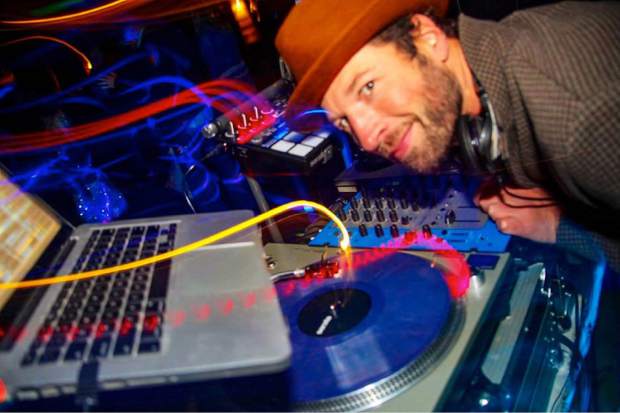 photo - DJ Stennor