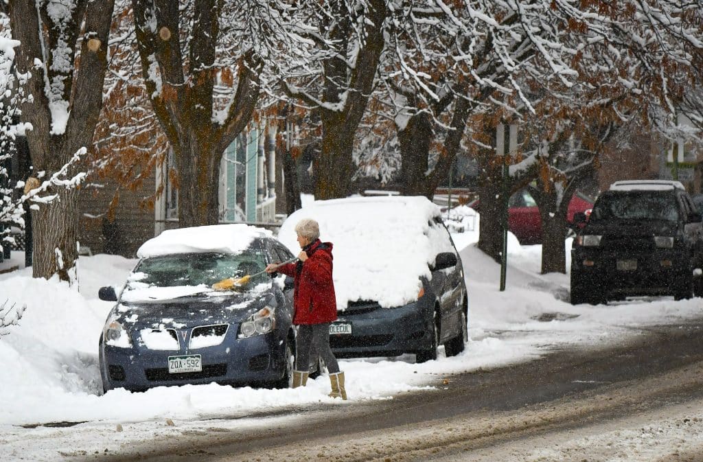 Why doesn’t Colorado have laws for ice and snow removal on your car