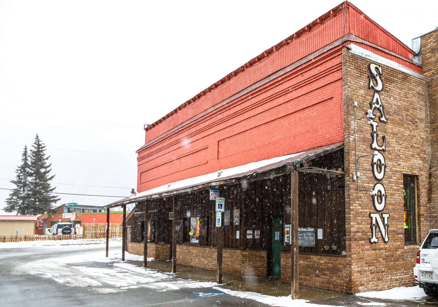 Minturn Saloon now open under new ownership