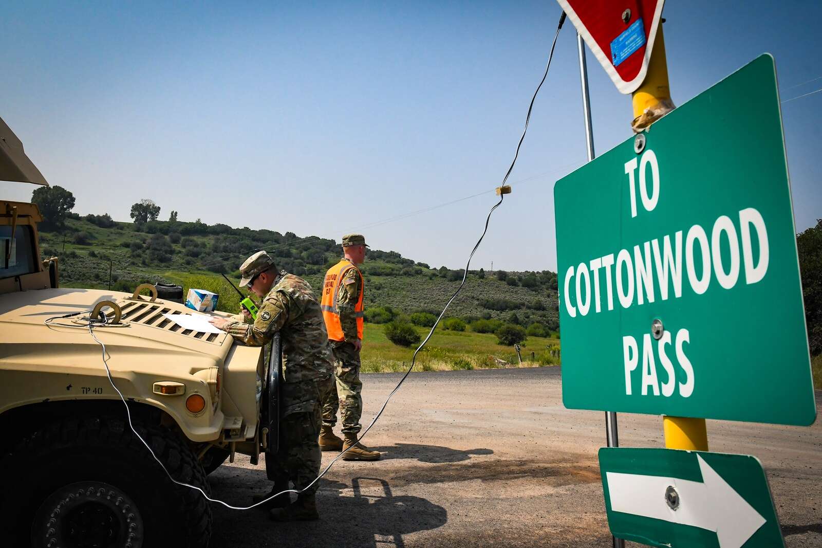 Cottonwood Pass temporarily closes after vehicle rollover late