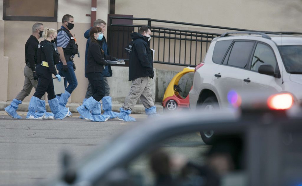 Police: 10 people killed in South Boulder supermarket shooting ...