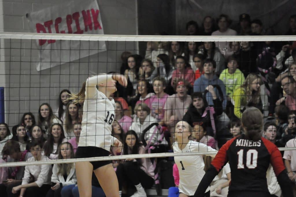 No. 8 North Fork takes down Vail Mountain School volleyball