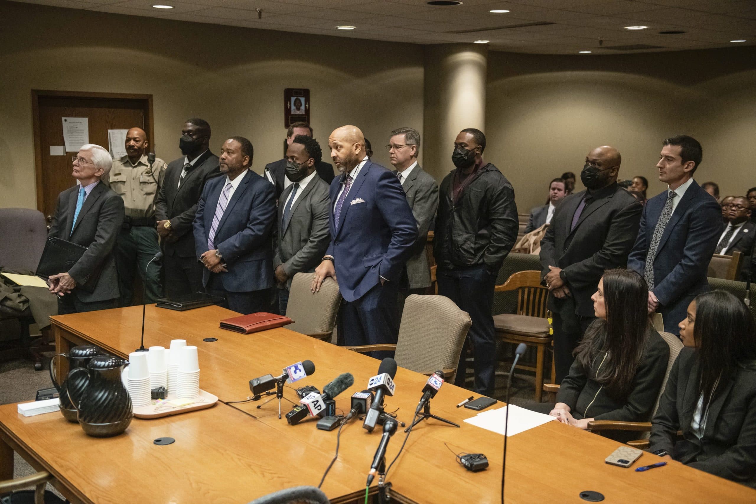 5 Memphis officers plead not guilty in death of Tyre Nichols ...