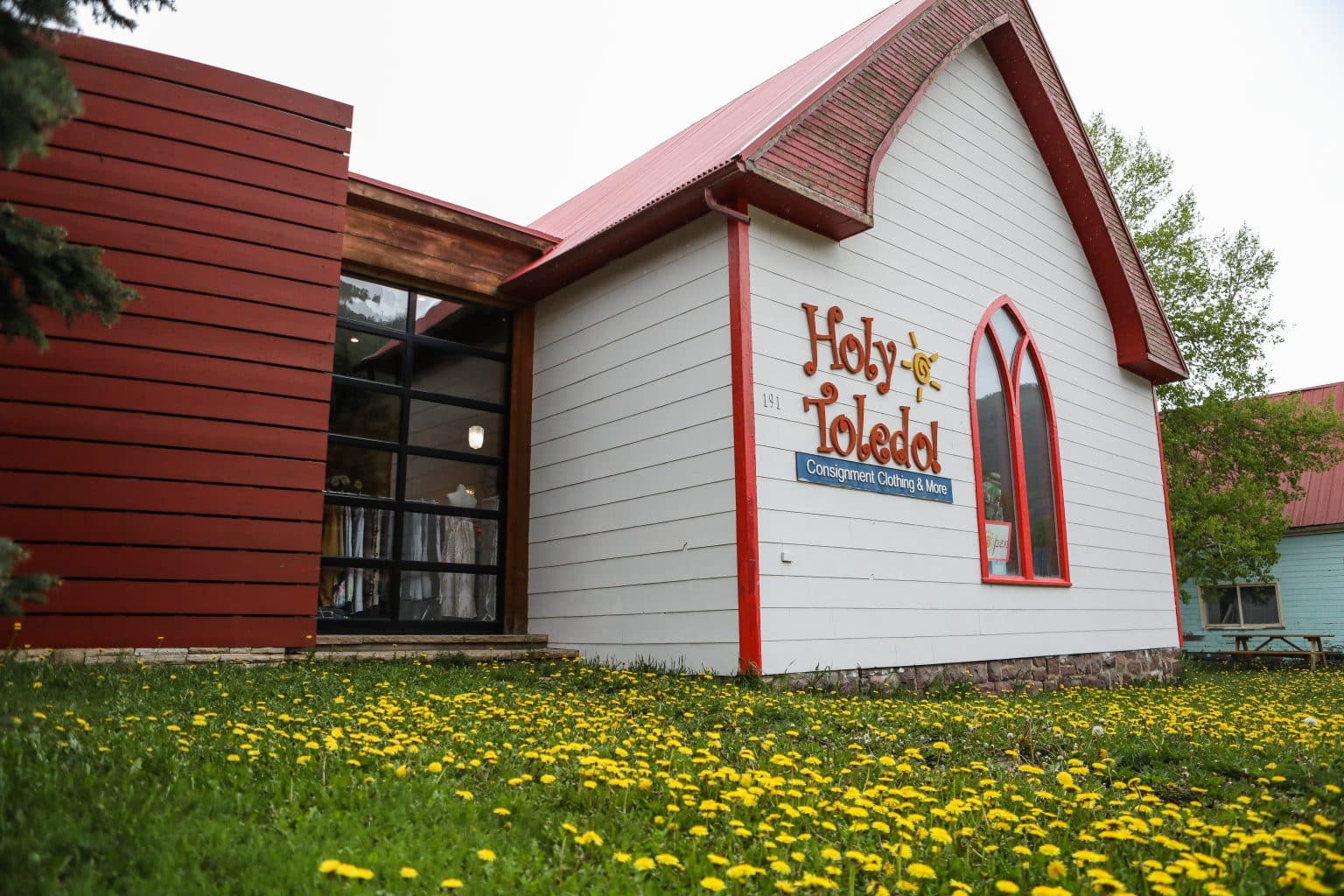 Minturn’s Holy Toledo consignment shop new owners from Texas