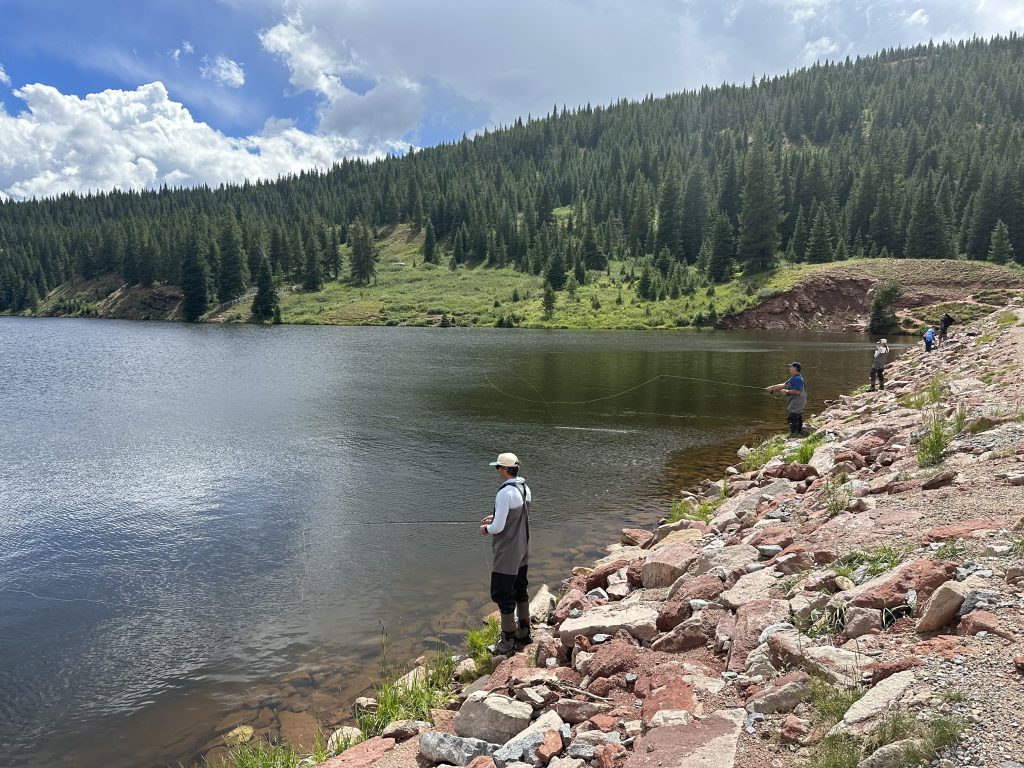 Salomone Fishing nymphs in stillwaters.