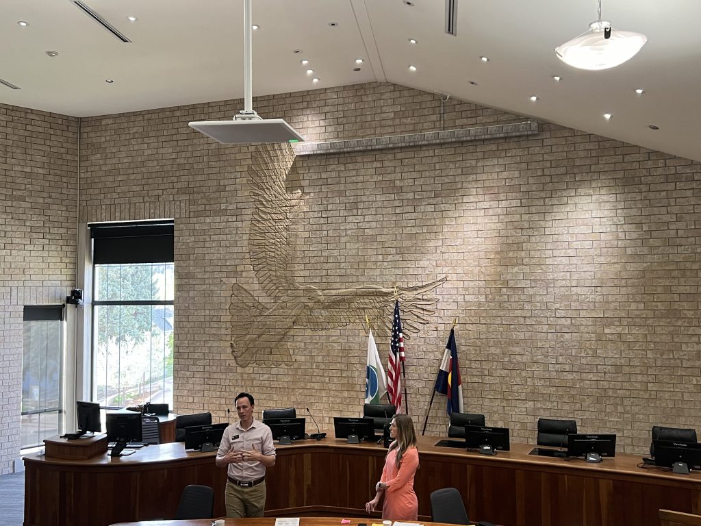 State lawmakers weigh in on bills about liquor stores, guns and schools at Eagle town hall - Vimarsana News
