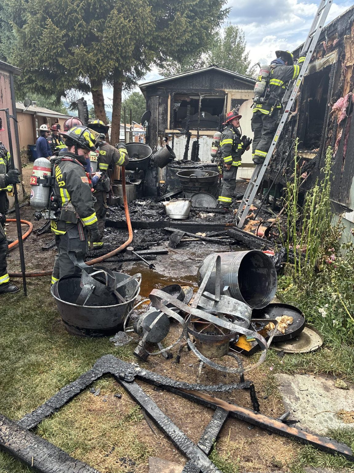 Crews quickly contain fire in Avon mobile home park | VailDaily.com