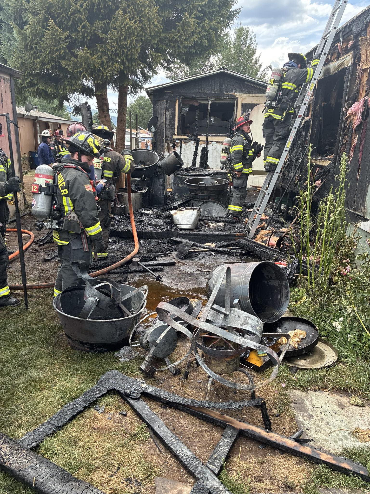 Crews quickly contain fire in Avon mobile home park | VailDaily.com