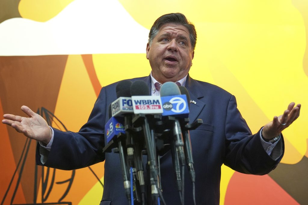 Chicago prepares for an influx of National Guard troops and immigration agents