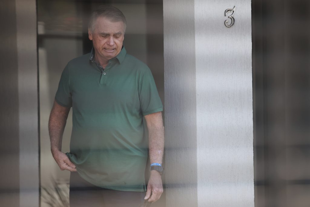 Brazilian Supreme Court panel convicts Bolsonaro of attempting a coup