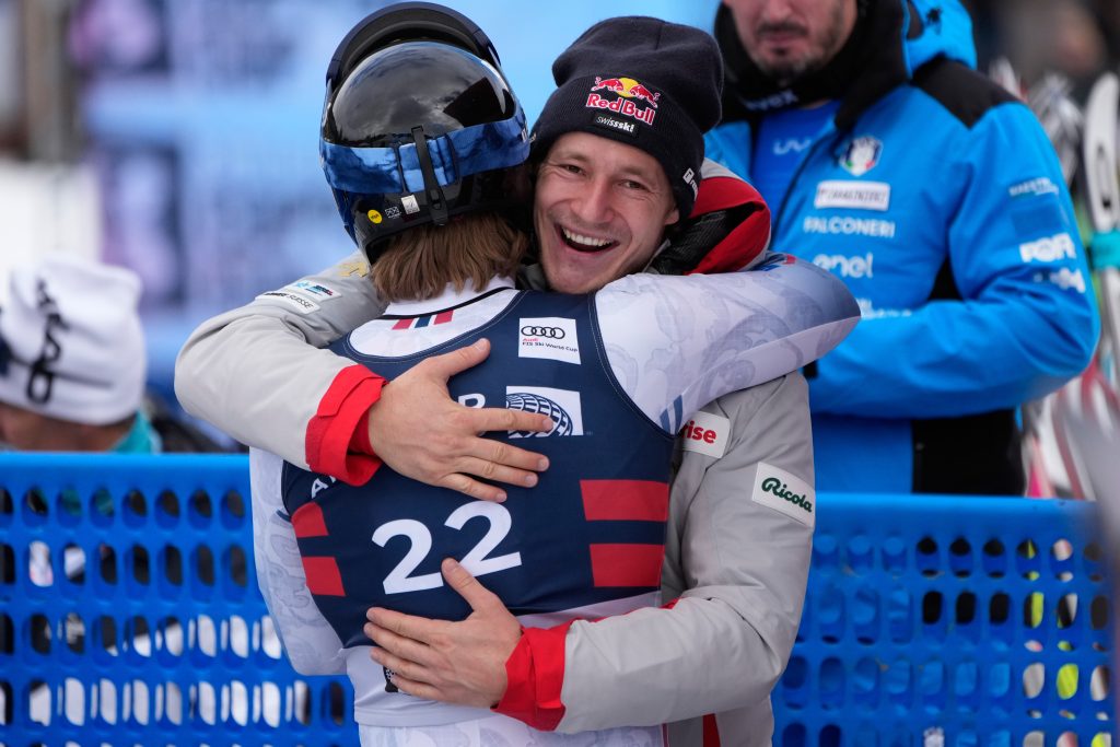 値下げ‼️Phenix Norway Alpine Team モデル ミドラー With Mikaela Shiffrin waiting at the finish, Aleksander Aamodt