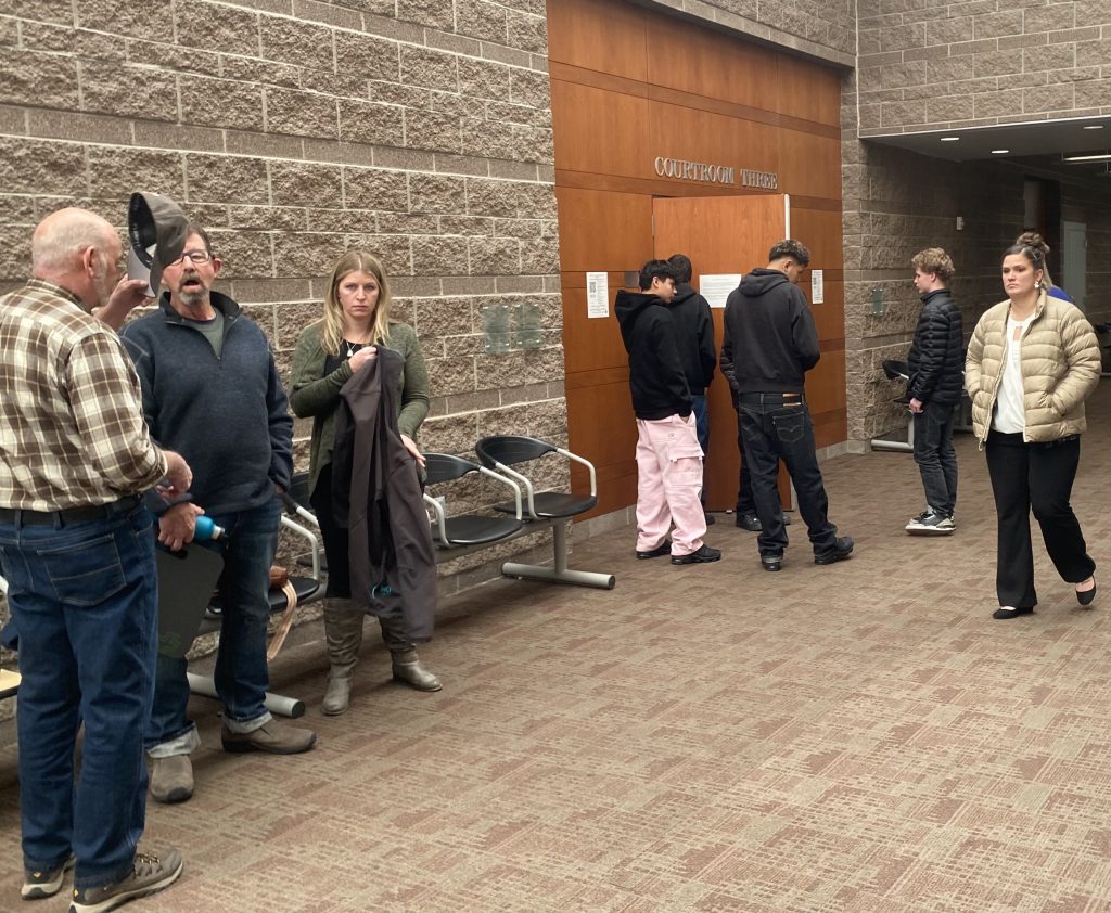 Judge lifts gag order, testimony continues in teen murder case