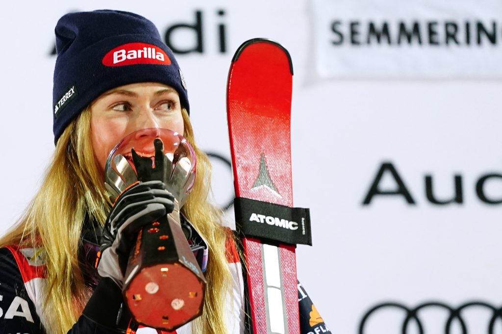 Mikaela Shiffrin rallies to keep World Cup slalom streak alive