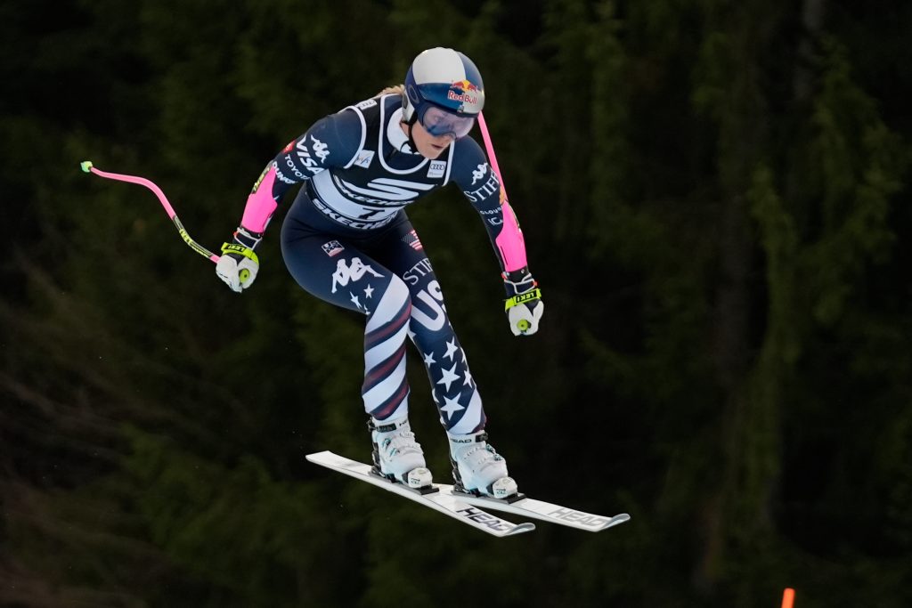 Lindsey Vonn skis to World Cup super-G second-place finish in Tarvisio