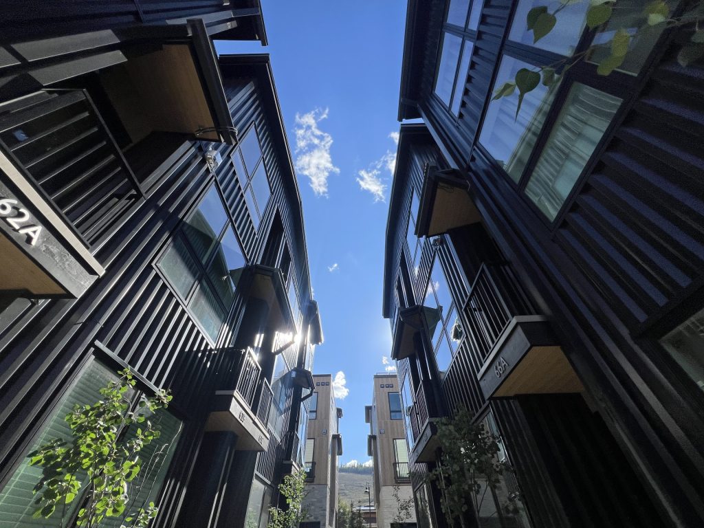 Se abren más opciones para compradores de casas en Colorado al estabilizarse el mercado inmobiliario de la franja montañosa