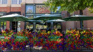 Main St. Grill in Edwards: friendly service and al fresco dining