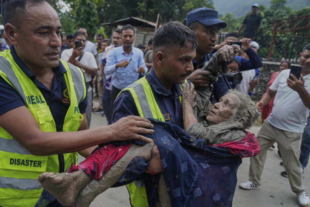 Himalayan Flash Floods Devastate Nepal-Tibet Border Port, Hundreds Missing | Quick Digest