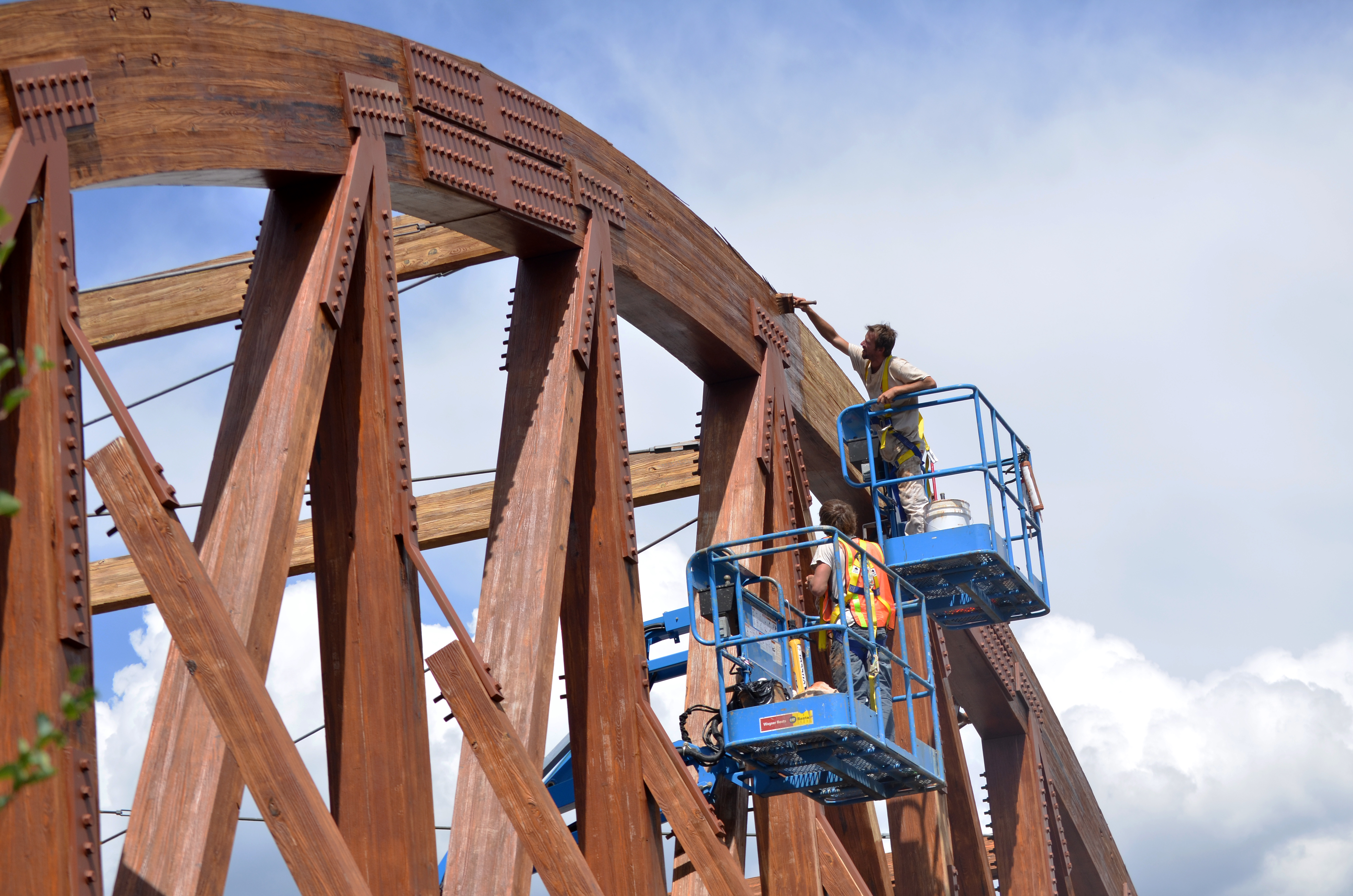 Dramatic Tree Haus wooden bridge gets hands-on treatment ...