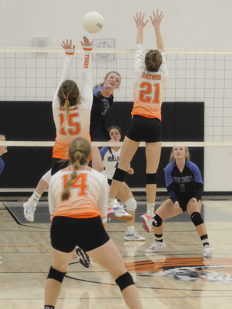 Hayden volleyball uses early leads to defeat Moffat County |  SteamboatToday.com