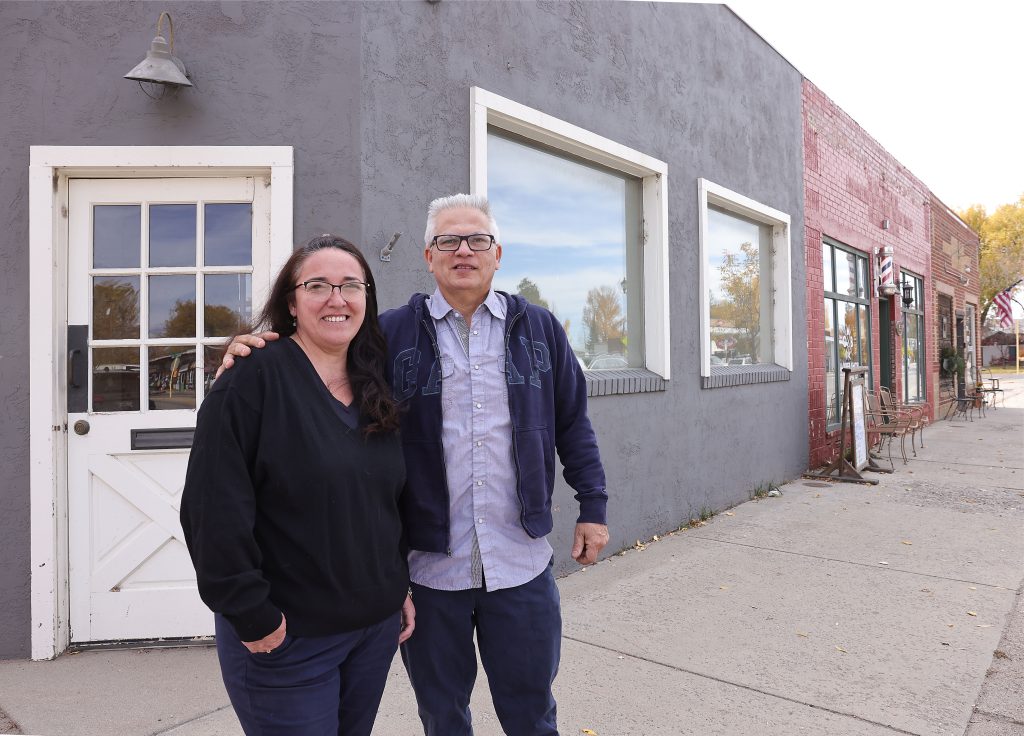 Owners of La Central Catering feel welcome at home in new Hayden location - Vimarsana News