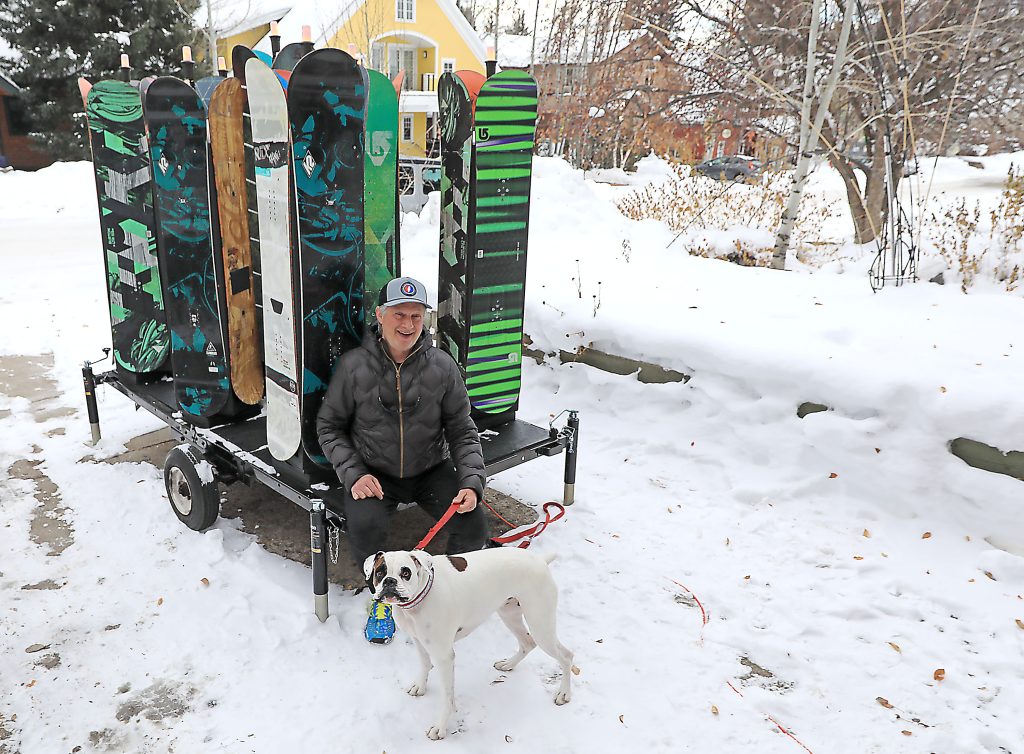 Local artist to unveil latest menorah creation as part of '8