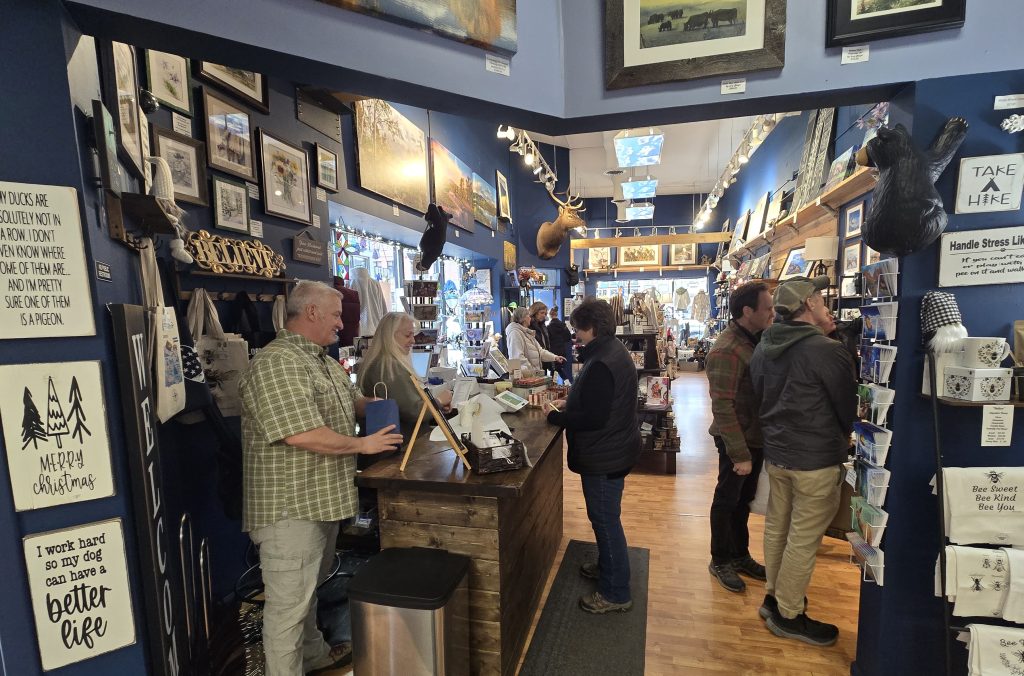 Limited skiing? ‘Let’s do the town thing’ — Downtown Steamboat businesses see busy Black Friday