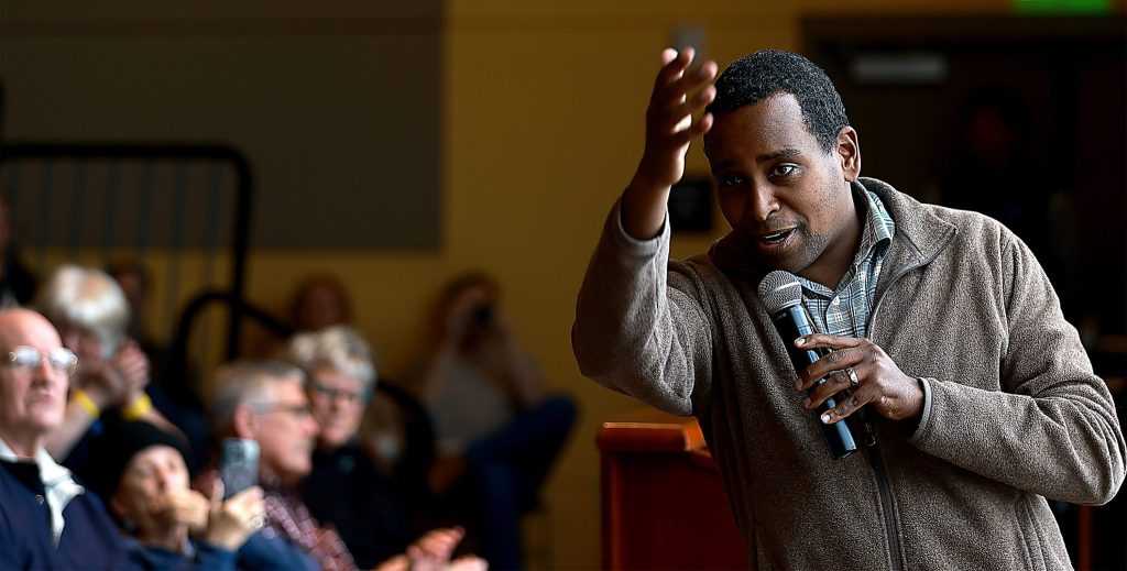 Demokratska poslanka izpodbija dodajanje Trumpovega imena Kennedyjevemu centru, George Conway kandidira za kongresnika