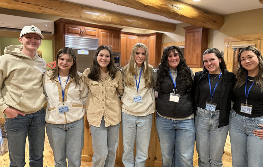 Top teens share inspirational stories at Boys & Girls Clubs Youth of the Year event