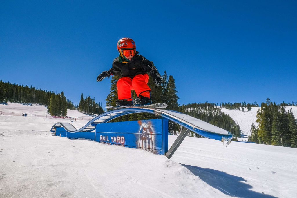 The 7-year-old Fraserite who's storming snowboarding | SkyHiNews.com