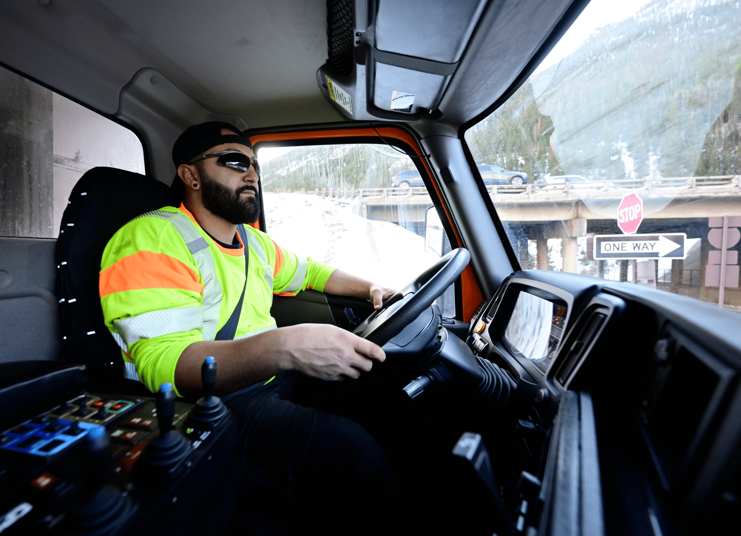 cdot-snowplow-driver-offers-a-glimpse-behind-the-wheel-skyhinews