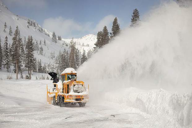 Storms continue to sweep through the Sierra, piling up snow in Truckee ...