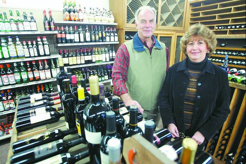 Stateline liquor store sees change in ownership