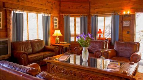 A property once owned by Howard Hughes recently sold for $17.5 million.
