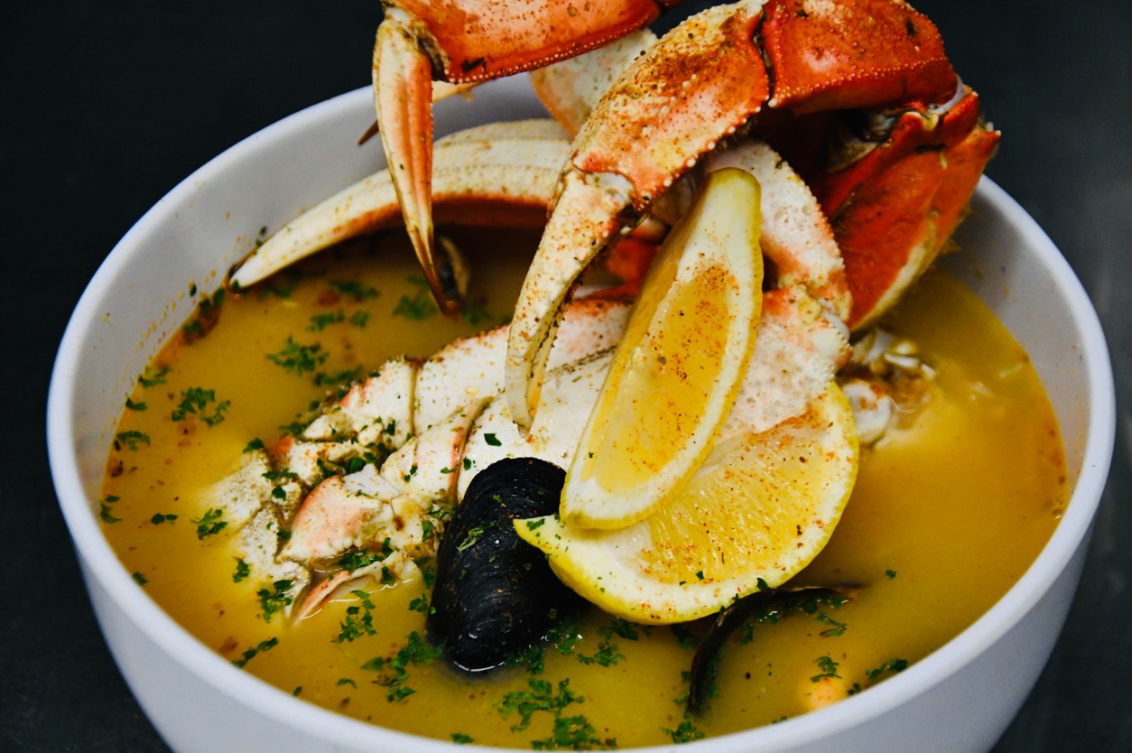 EAT This Week The Oyster Bar’s Seafood Boil